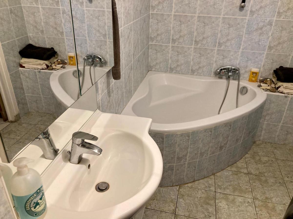 L Annonce N Est Pas D Actualite Ne Pas Prendre De Reservation Villa Saint-Fargeau  Exteriör bild